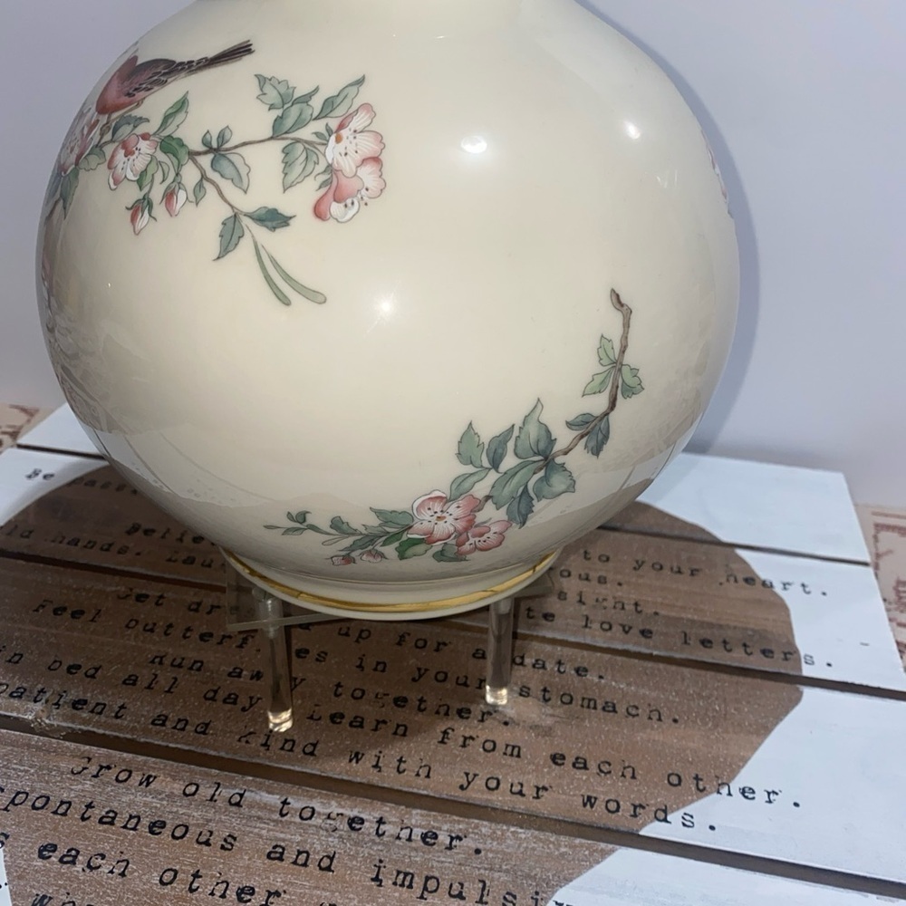 Vintage Lenox Serenade 7” Porcelain Globe‎ Vase - Picture 5 of 9